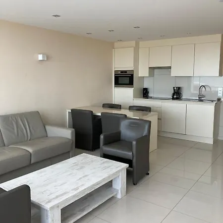 Lägenhet Modern With Sleeping Area Offering Stunning Frontal Sea View T38 *